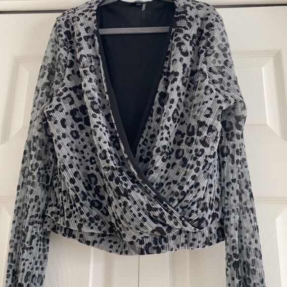 Dynamite Leopard Blouse (Size S) - Picture 4 of 4